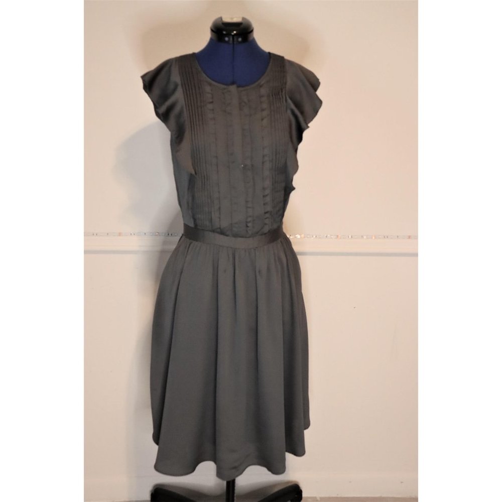 Banana Republic super cute ruffle dress